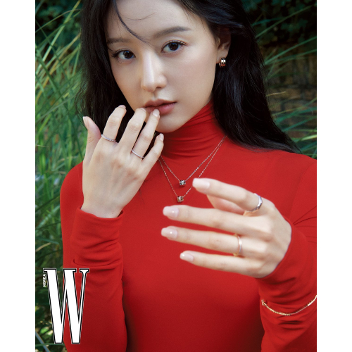 (キム・ジウォン) W KOREA 2024.11月号