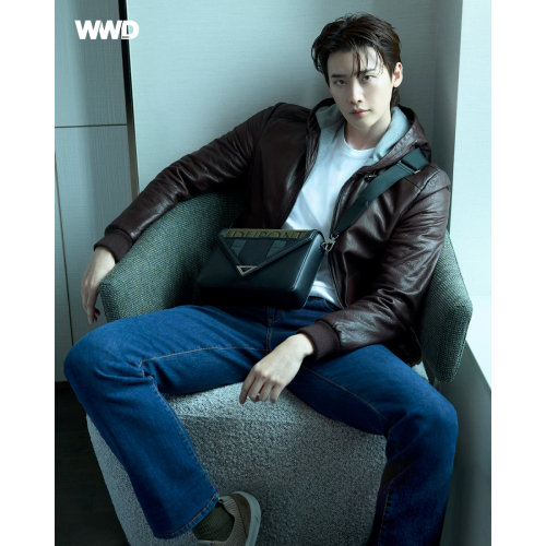 (イ・ジョンソク翻訳付き) WWD KOREA 2025.9月号