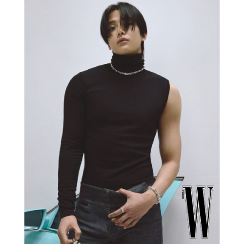 (BTS V、ロウン) W KOREA 2025.9月号