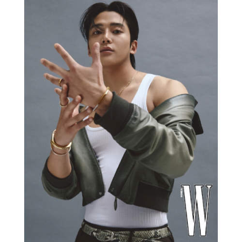 (BTS V、ロウン) W KOREA 2025.9月号