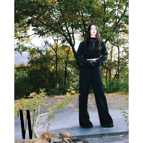 (シン・ミナ＆チュ・ジフン) W KOREA 2026.11月号