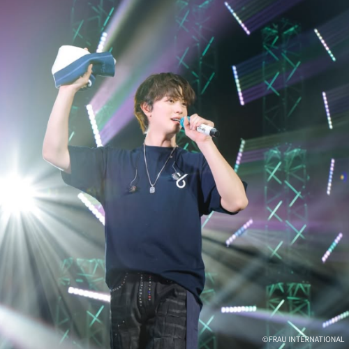 Tシャツ＋フォトカードセット【YOOK SUNG JAE 2025 SPECIAL LIVE TOUR ~たったひとつの物語~】